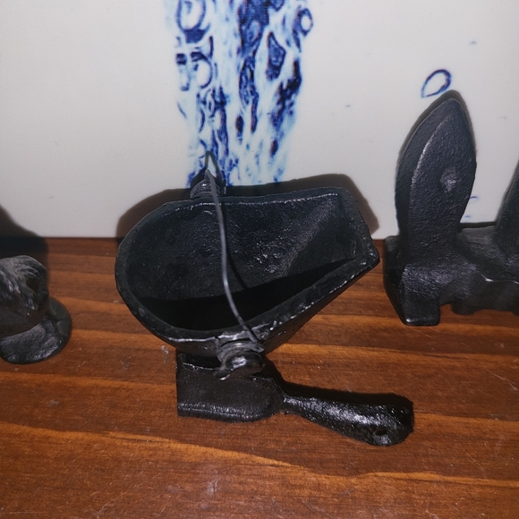 Miniature cast Iron items - Picture 4 of 5